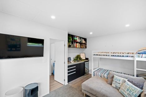 Photo of property in 4 Aquarius Lane, Langs Beach, 0582