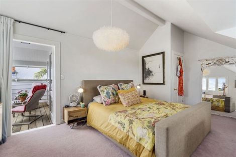 Photo of property in 5 Turnbull Road, Narrow Neck, Auckland, 0624