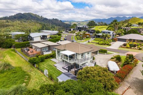 Photo of property in 100 Estuary View, Whangamata, 3620