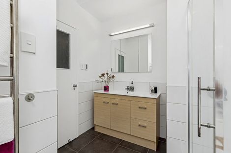 Photo of property in 3 Puketiro Avenue, Northland, Wellington, 6012