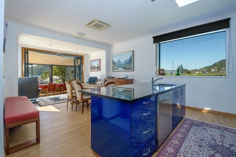 Photo of property in 41a Waikawa Road, Picton, 7220