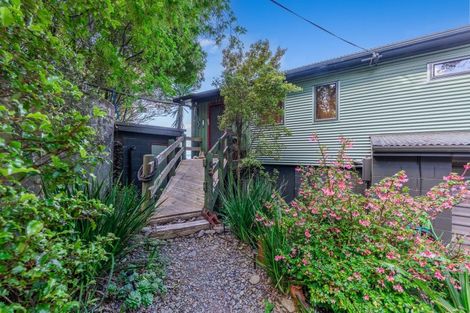 Photo of property in 1736 East Coast Road, Whakatiwai, Miranda, 2473