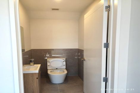 Photo of property in 4 Chatsworth Crescent, Pakuranga Heights, Auckland, 2010