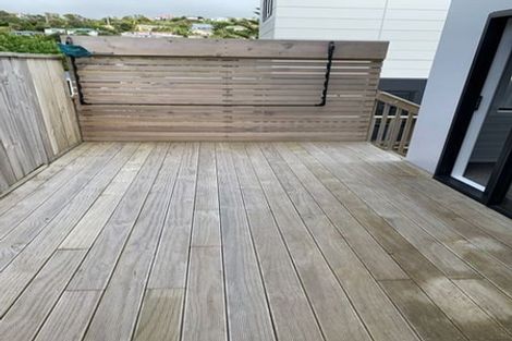 Photo of property in 29b Glanmire Road, Newlands, Wellington, 6037