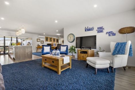 Photo of property in 79 Mclarin Road, Glenbrook, Waiuku, 2681