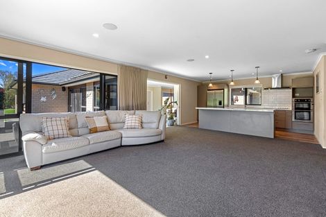 Photo of property in 34 Arone Way, Wainui, 0994