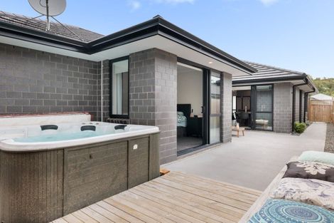 Photo of property in 81 Pakanga Grove, Pyes Pa, Tauranga, 3112