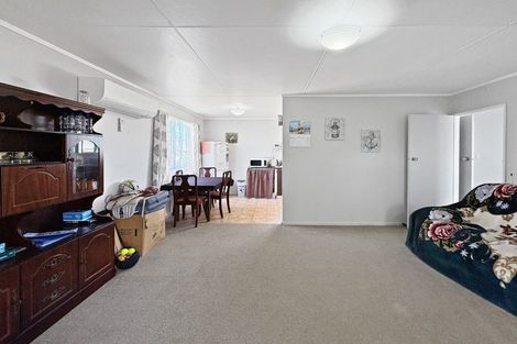Photo of property in 38 Tongariro Street, Castlecliff, Wanganui, 4501