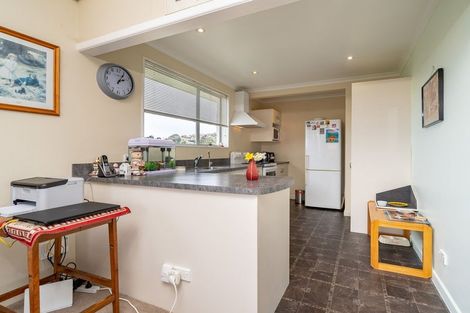 Photo of property in 14 Winston Place, Kew, Dunedin, 9012