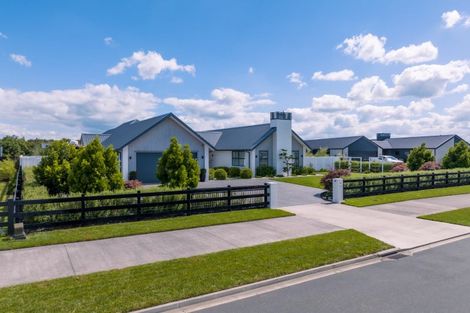 Photo of property in 25 Mike Smith Drive, Cambridge, 3434