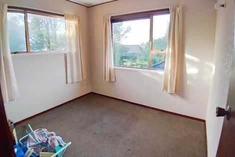 Photo of property in 2/9 Seaton Road, Murrays Bay, Auckland, 0630