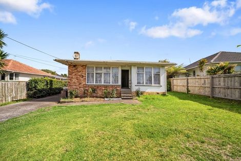 Photo of property in 53 Waipani Road, Te Atatu Peninsula, Auckland, 0610