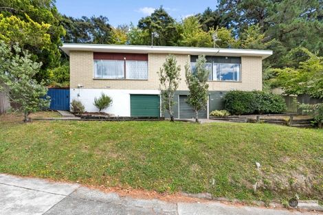 Photo of property in 28 Deller Grove, Silverstream, Upper Hutt, 5019