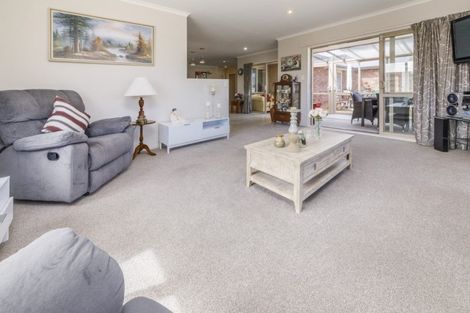 Photo of property in 11 Chestnut Close, Kelvin Grove, Palmerston North, 4414