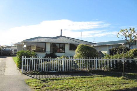 Photo of property in 23 Palmers Road, New Brighton, Christchurch, 8083