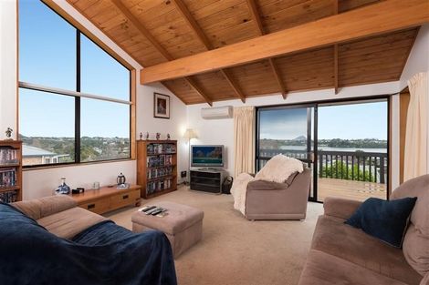 Photo of property in 2 Keam Way, Welcome Bay, Tauranga, 3112