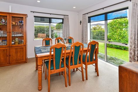 Photo of property in 33 Lake Drive, Karaka, Papakura, 2113