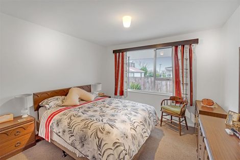 Photo of property in 1/40a Prestons Road, Redwood, Christchurch, 8051