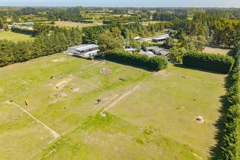 Photo of property in 32 Scarlet Oak Drive, West Melton, Christchurch, 7676