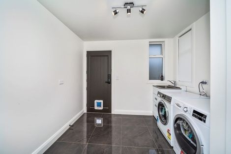 Photo of property in 6 Cracroft Street, Welbourn, New Plymouth, 4310