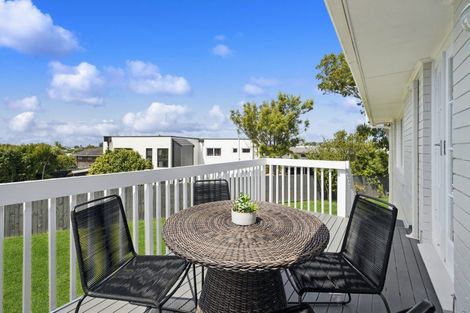 Photo of property in 24 Salem Place, Torbay, Auckland, 0630