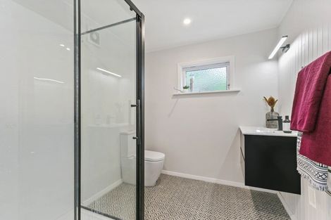 Photo of property in 136 Parkvale Road, Karori, Wellington, 6012