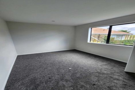 Photo of property in 3/32 Yeovil Road, Te Atatu Peninsula, Auckland, 0610