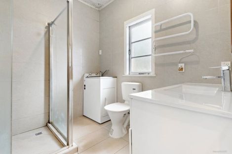 Photo of property in 70 Portage Road, New Lynn, Auckland, 0600