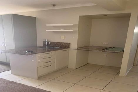 Photo of property in 33 Surf Road, Stanmore Bay, Whangaparaoa, 0932