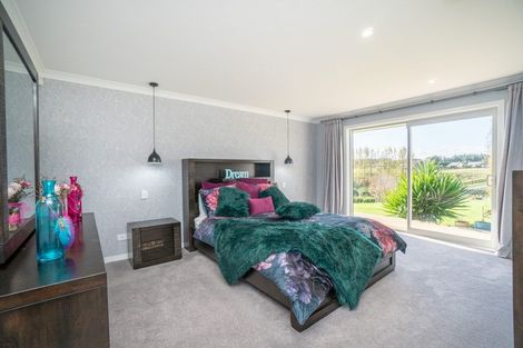 Photo of property in 2 Tutakarae Road, Kelvin Grove, Palmerston North, 4470