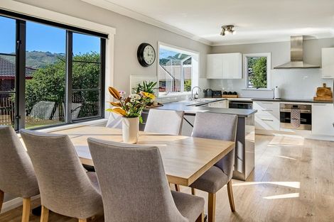 Photo of property in 280 Main Road, Tawa, Wellington, 5028