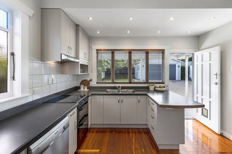Photo of property in 25 Lambeth Road, Mount Eden, Auckland, 1041