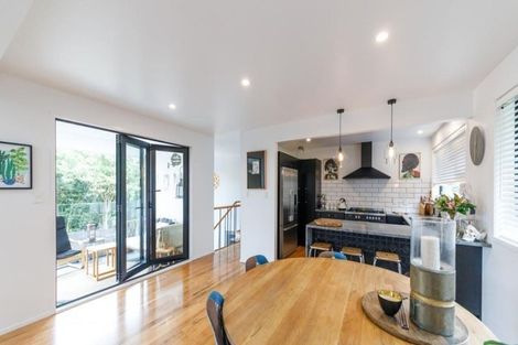 Photo of property in 24 Trent Avenue, Hokowhitu, Palmerston North, 4410