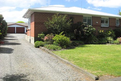 Photo of property in 22 Barnes Road, Redwood, Christchurch, 8051
