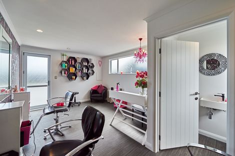 Photo of property in 59 Liberty Grove, Kelvin Grove, Palmerston North, 4414