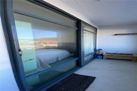 Photo of property in 17 Kent Terrace - Kent Apartments, 5b/16 Kent Terrace, Mount Victoria, Wellington, 6011