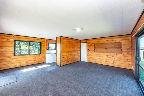 Photo of property in 35 Cross Street, Castlecliff, Whanganui, 4501