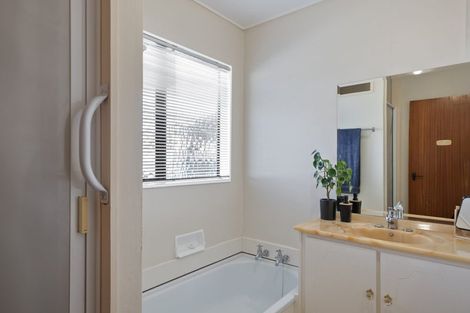 Photo of property in 6 Raukawa Street, Otaki, 5512