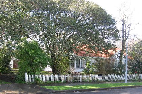Photo of property in 17-19 Manuka Street, Hokowhitu, Palmerston North, 4410