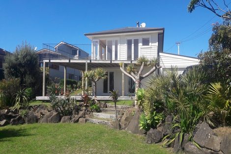 Photo of property in 2/128 Aberdeen Road, Campbells Bay, Auckland, 0620