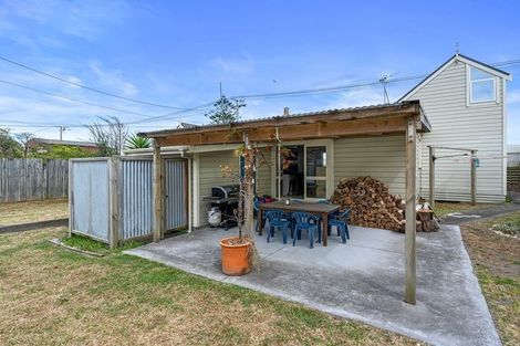 Photo of property in 92 Marine Parade, Otaki Beach, Otaki, 5512