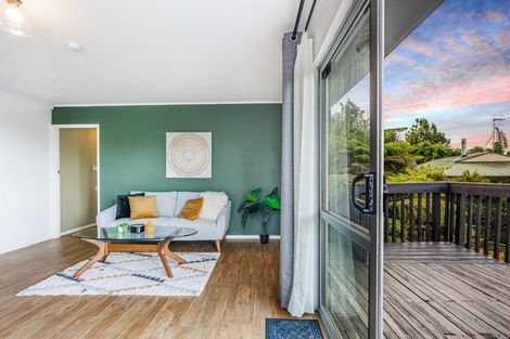 Photo of property in 15 Arde Place, Massey, Auckland, 0614