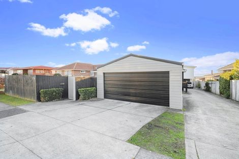 Photo of property in 37a Bradbury Road, Botany Downs, Auckland, 2010