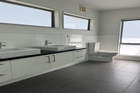 Photo of property in 119a Beach Road, Castor Bay, Auckland, 0620