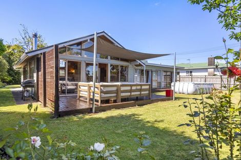 Photo of property in 12 Woodleigh Street, Frankleigh Park, New Plymouth, 4310