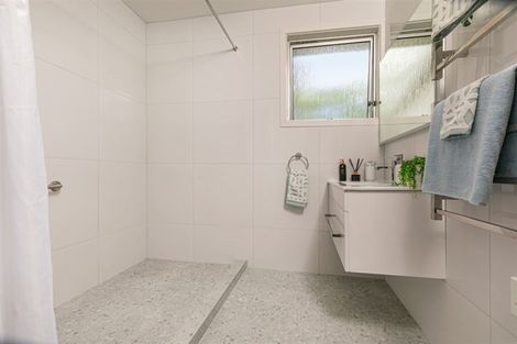 Photo of property in 10 Puketaha Road, Swanson, Auckland, 0816