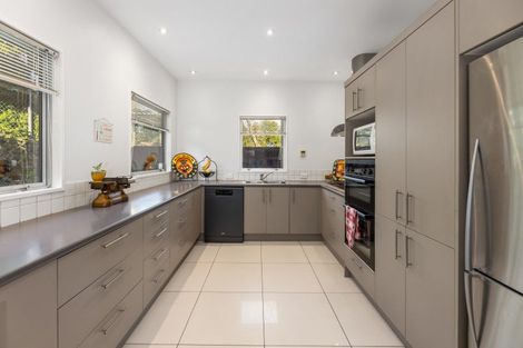 Photo of property in 142 North Parade, Richmond, Christchurch, 8013