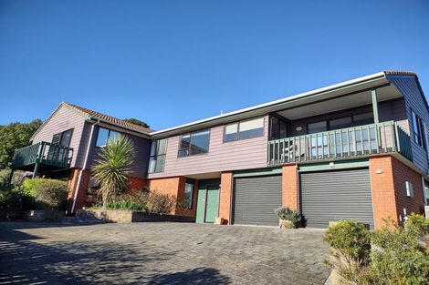 Photo of property in 11 Kinnel Grove, Papakowhai, Porirua, 5024