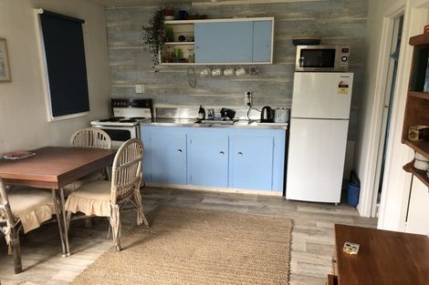 Photo of property in 16 Point Road, Mokau, 4376