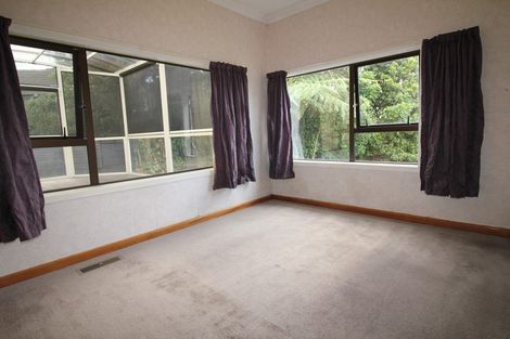 Photo of property in 28 Bassett Road, Johnsonville, Wellington, 6037